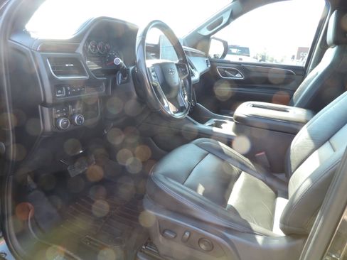 Used 2021 Chevrolet Tahoe Z71 w/ Rear Media and Nav Package image 6
