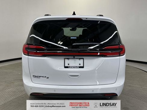 New 2026 Chrysler Pacifica Select w/ S Appearance Package image 7