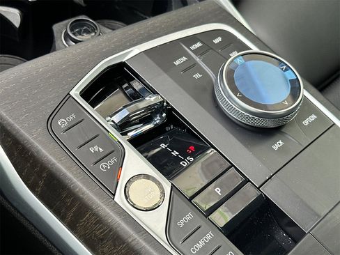 Used 2024 BMW 330i Sedan image 23