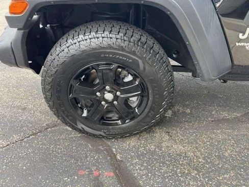 Used 2021 Jeep Wrangler Unlimited Sport image 12