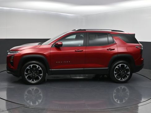 Used 2025 Chevrolet Equinox LT w/ Convenience Package II FWD image 4
