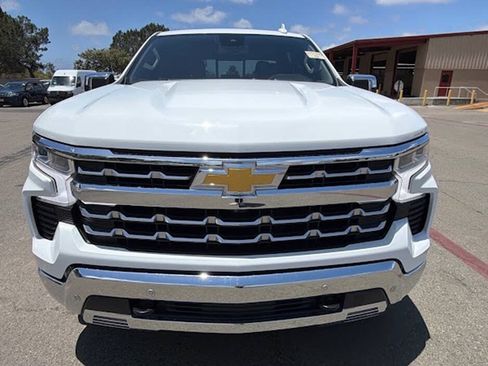 Used 2023 Chevrolet Silverado 1500 LTZ w/ LTZ Convenience Package II AWD/4WD image 2