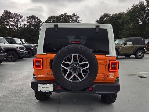 New 2026 Jeep Wrangler Unlimited Sahara w/ Whitecap Package AWD/4WD image 7