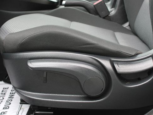Used 2025 Kia Soul LX FWD image 13