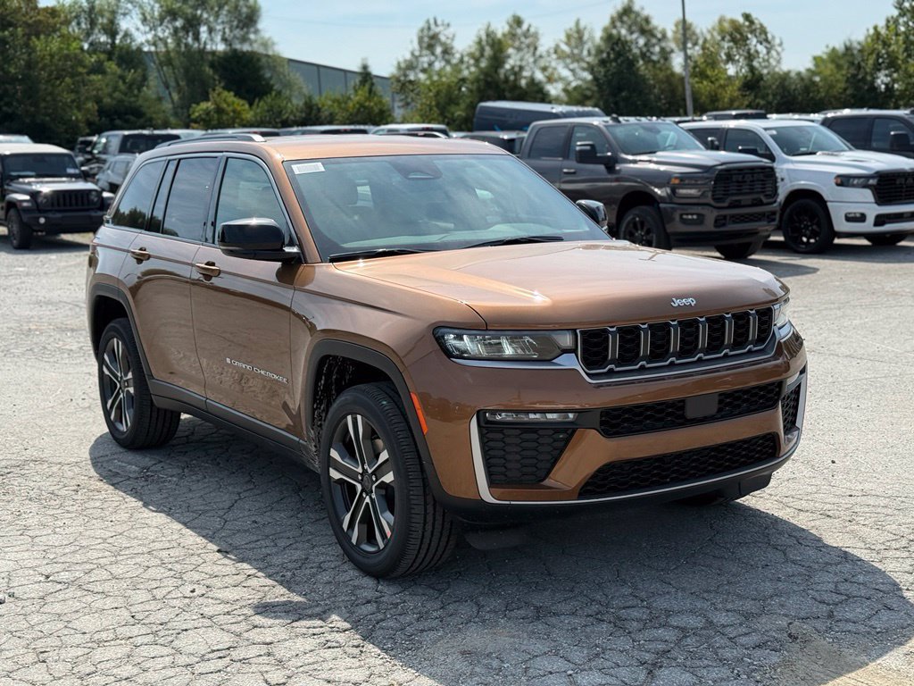 New 2027 Jeep Grand Cherokee Limited AWD/4WD image 4