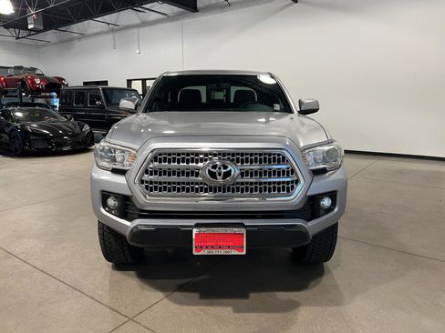 Used 2016 Toyota Tacoma TRD Off-Road image 8