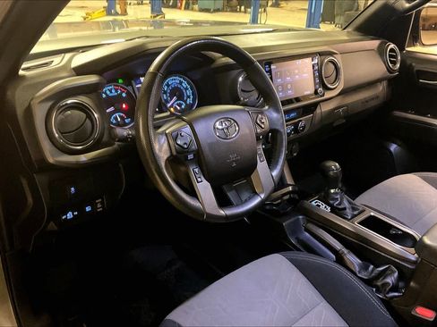 Used 2021 Toyota Tacoma TRD Off-Road image 16