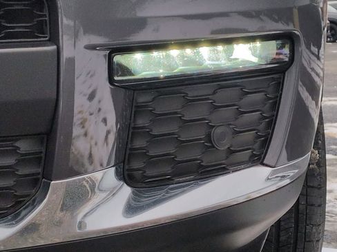 Used 2022 Jeep Grand Cherokee L Limited w/ Luxury Tech Group II image 11