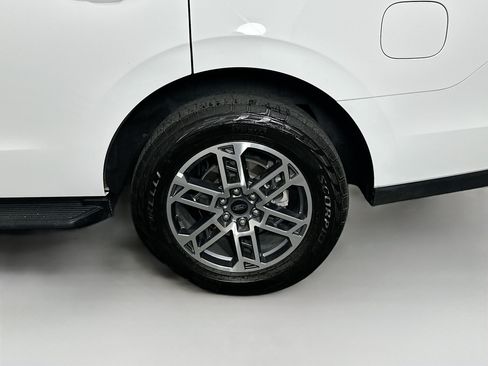 Used 2025 Ford Expedition Active AWD/4WD image 11