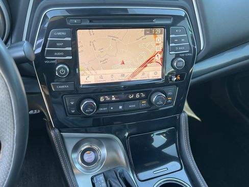Used 2021 Nissan Maxima SR w/ Sport Mat Group image 23