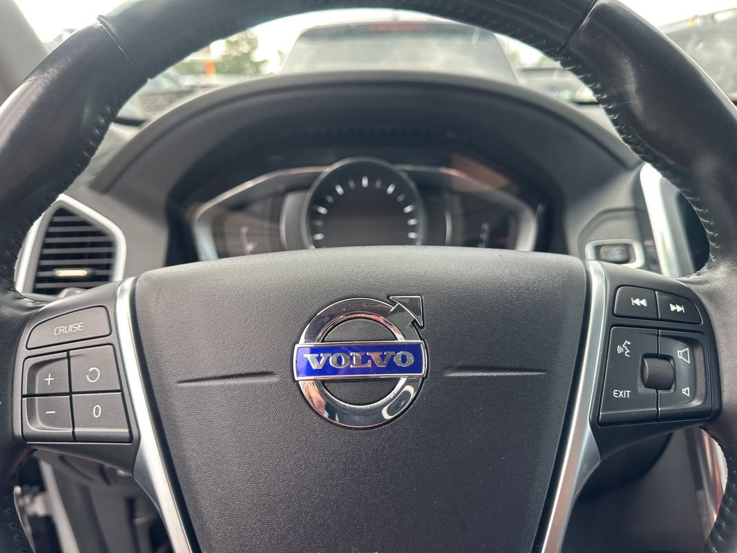 Used 2017 Volvo XC60 T6 Dynamic w/ Climate Package AWD/4WD image 13