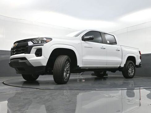 Used 2024 Chevrolet Colorado LT w/ LT Convenience Package image 25
