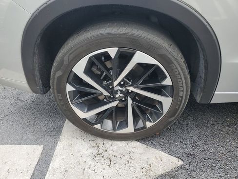 Used 2023 Mitsubishi Outlander SEL image 7