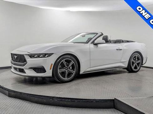 Used 2024 Ford Mustang Premium image 2