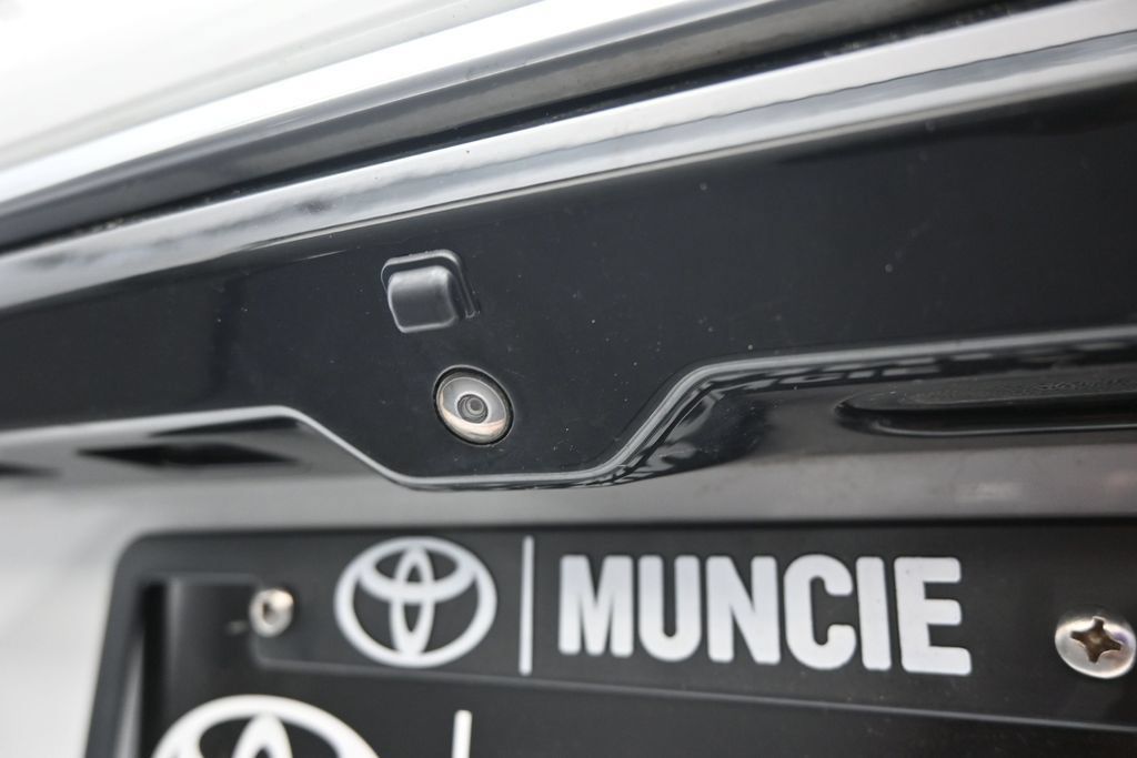 Used 2022 Jeep Wagoneer Series I AWD/4WD image 41