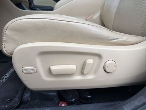 Used 2016 Toyota Highlander Limited image 11