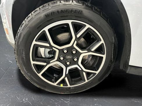 New 2026 Ford Maverick Lariat w/ 4K Tow Package image 32