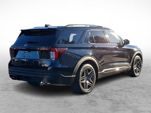 Used 2025 Ford Explorer ST image 6