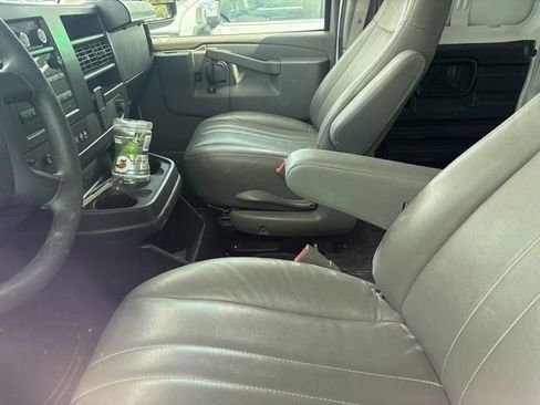Used 2025 GMC Savana 2500 w/ Driver Convenience Package RWD image 7