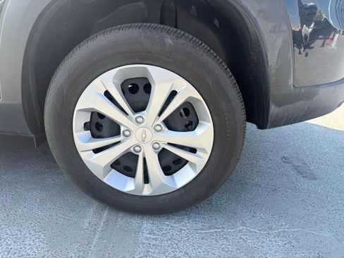 Used 2024 Chevrolet Trax LS image 7