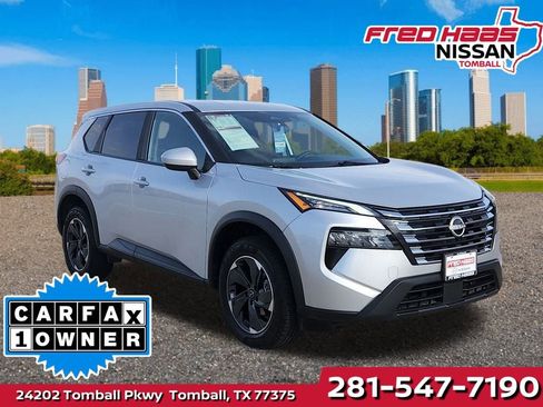 Used 2025 Nissan Rogue SV image 1