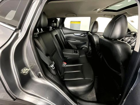 Used 2021 Nissan Rogue Sport SL w/ Premium Package image 20