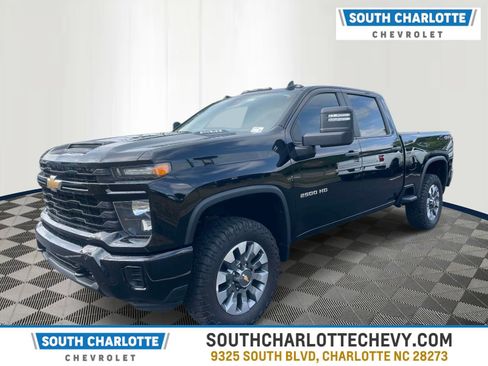 Used 2024 Chevrolet Silverado 2500 Custom w/ Custom Value Package AWD/4WD image 1