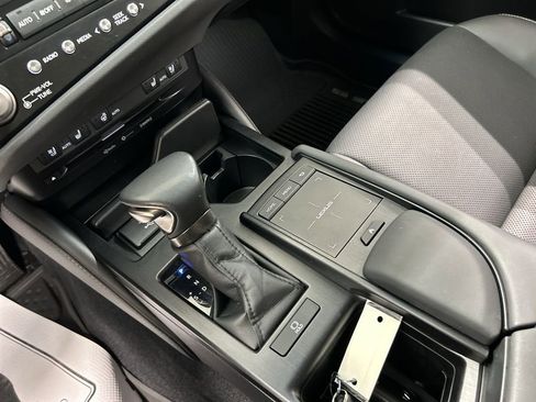 Used 2022 Lexus ES 350 w/ Premium Package image 17