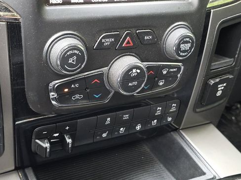 Used 2014 RAM 1500 Sport w/ Sport Premium Group image 19