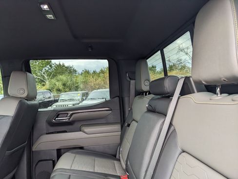 Used 2024 Chevrolet Silverado 1500 ZR2 w/ Dark Appearance Package image 17