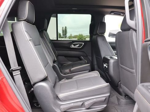 Used 2023 GMC Yukon SLT w/ SLT Premium Package AWD/4WD image 24