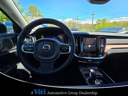 Used 2024 Volvo S60 B5 Plus w/ Climate Package image 11