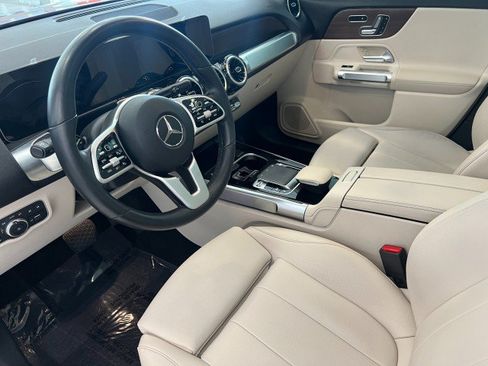 Used 2020 Mercedes-Benz GLB 250 4MATIC image 11