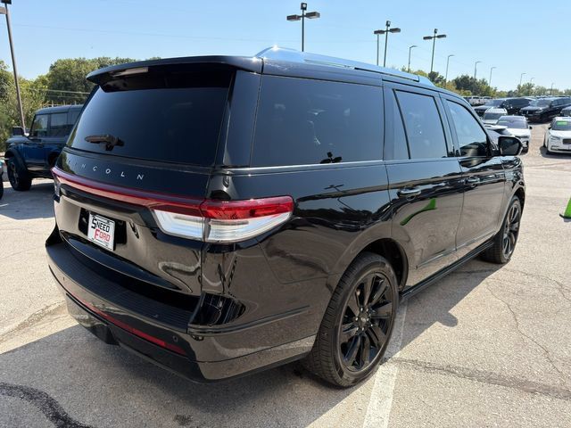 Used 2022 Lincoln Navigator Reserve AWD/4WD image 7