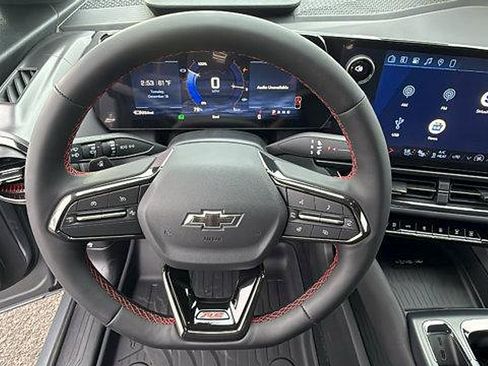 New 2026 Chevrolet Equinox EV RS image 17