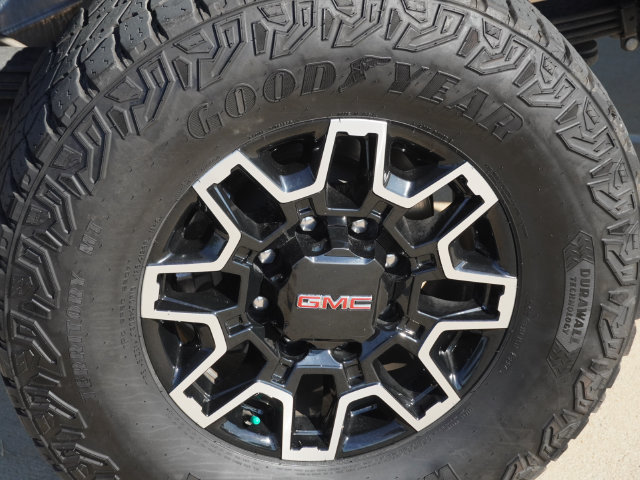 Used 2025 GMC Sierra 2500 AT4X AWD/4WD image 12