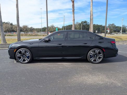 Used 2025 BMW 760i xDrive w/ Executive Package image 7