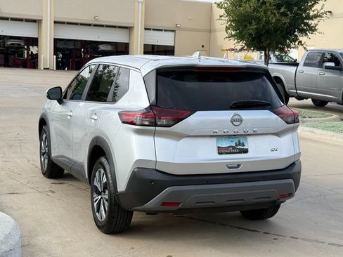 Used 2023 Nissan Rogue SV FWD image 7