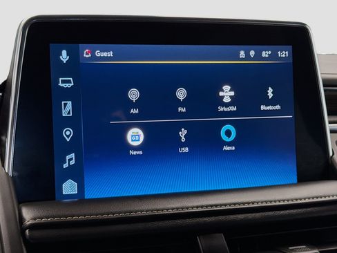 Used 2023 Chevrolet Suburban Premier image 9