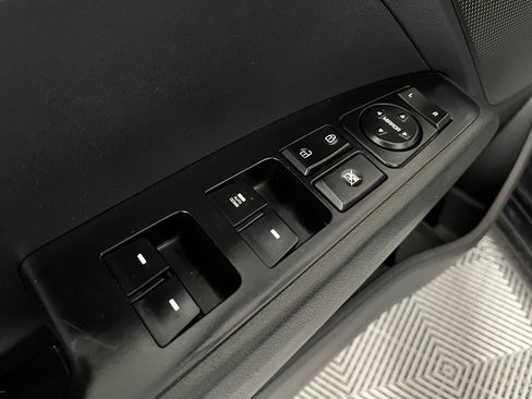 Used 2020 Hyundai Elantra SE w/ Cargo Package (C1) image 10