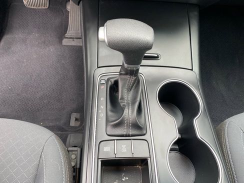 Used 2020 Kia Sorento LX image 12