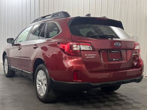 Used 2017 Subaru Outback 2.5i Premium AWD/4WD image 3