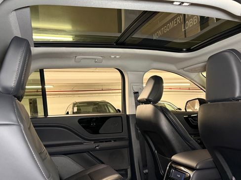 New 2026 Lincoln Aviator AWD image 6