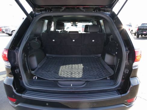 Used 2021 Jeep Grand Cherokee Laredo X image 29