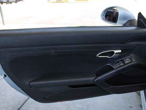 Used 2014 Porsche Boxster RWD image 38