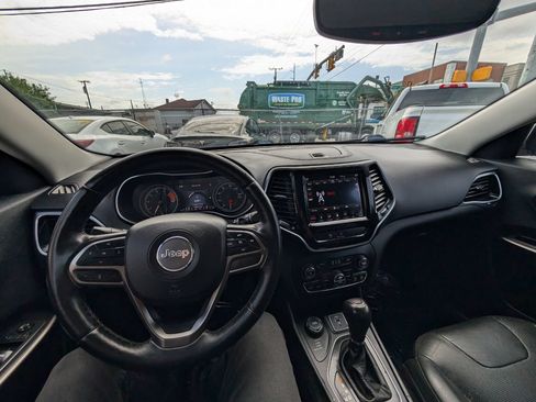 Used 2019 Jeep Cherokee Limited AWD/4WD image 19