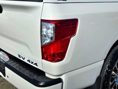 Used 2021 Nissan Titan SV w/ SV Convenience Package image 29