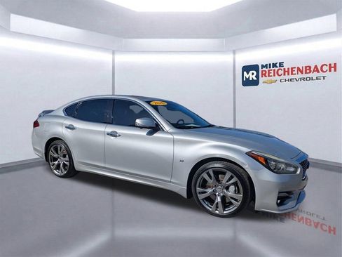 Used 2016 INFINITI Q70 3.7 w/ Sport Package RWD image 2
