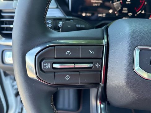 New 2026 GMC Acadia AT4 w/ Luxury Package AWD/4WD image 18