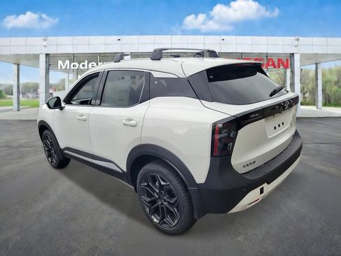 New 2026 Nissan Kicks SR w/ Cold Weather Package AWD/4WD image 3